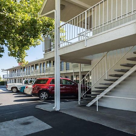 Motel 6-Reno, Nv - Virginia Plumb Exterior photo