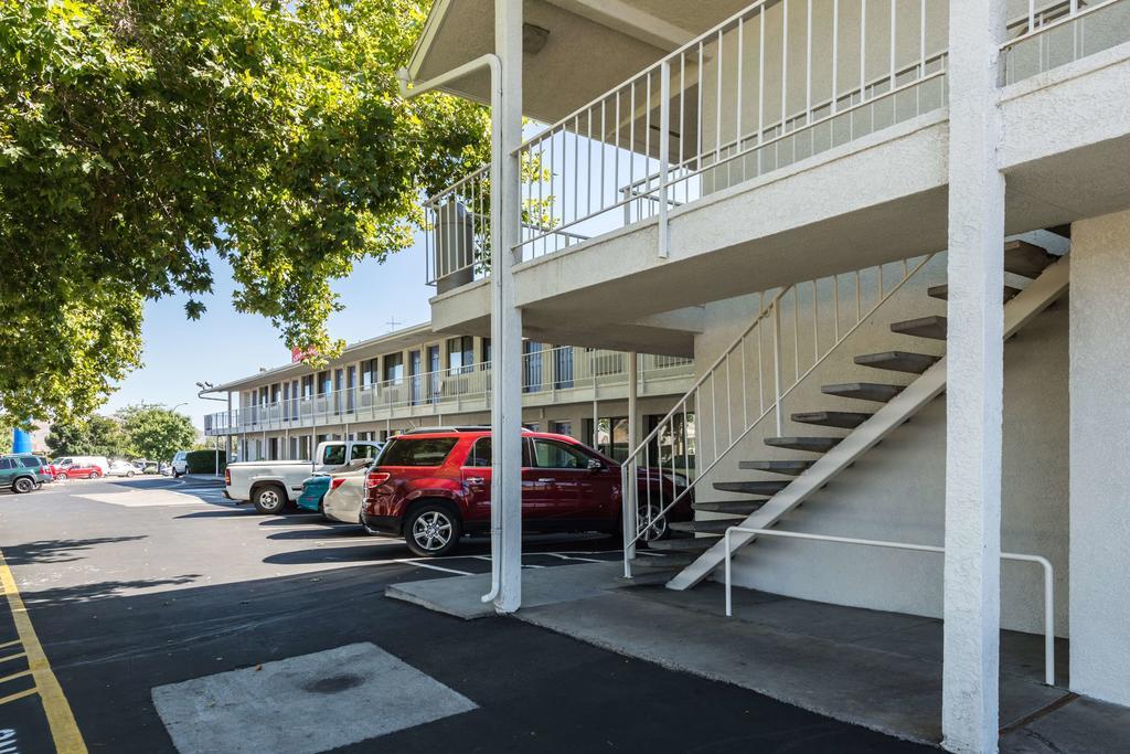 Motel 6-Reno, Nv - Virginia Plumb Exterior photo