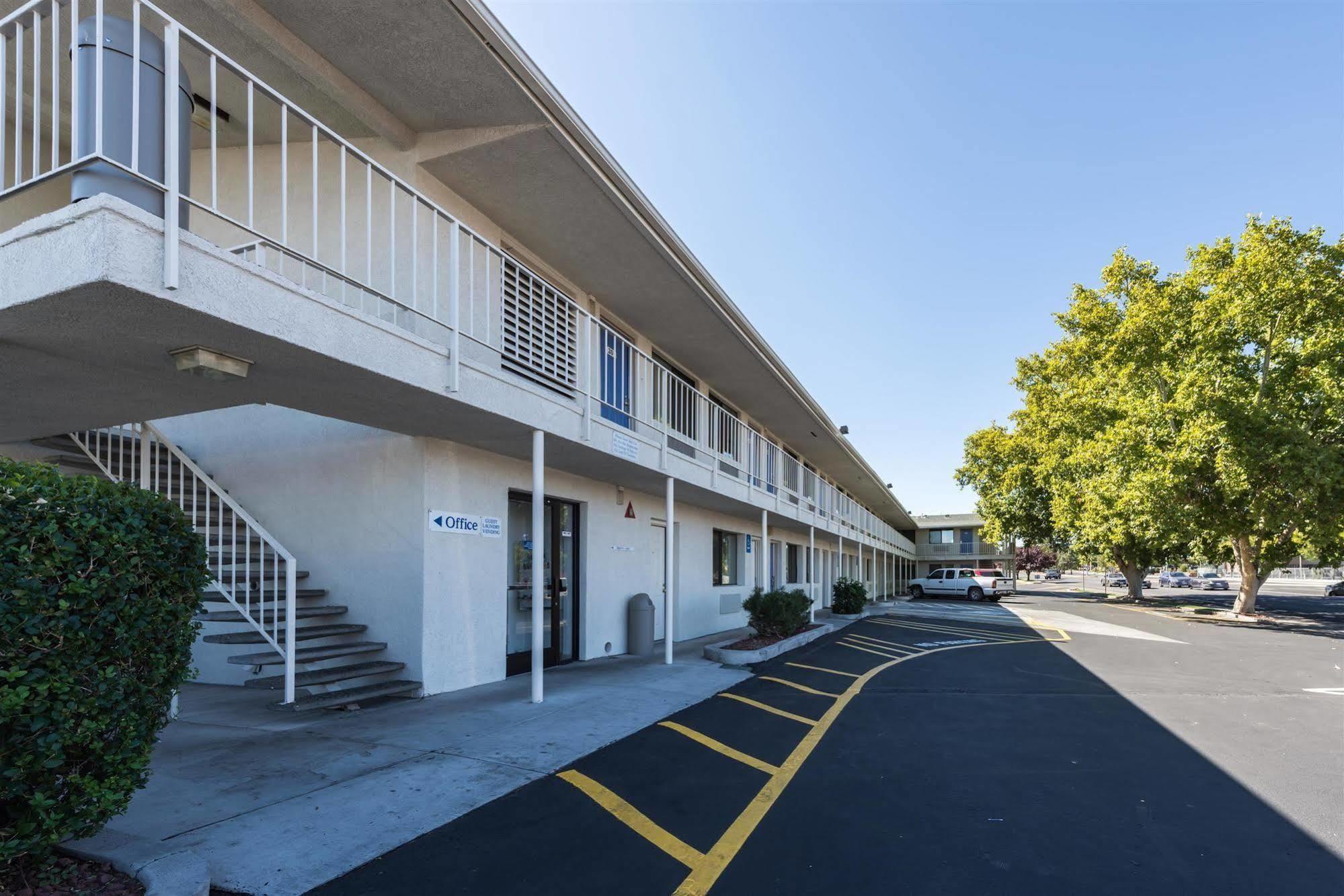 Motel 6-Reno, Nv - Virginia Plumb Exterior photo