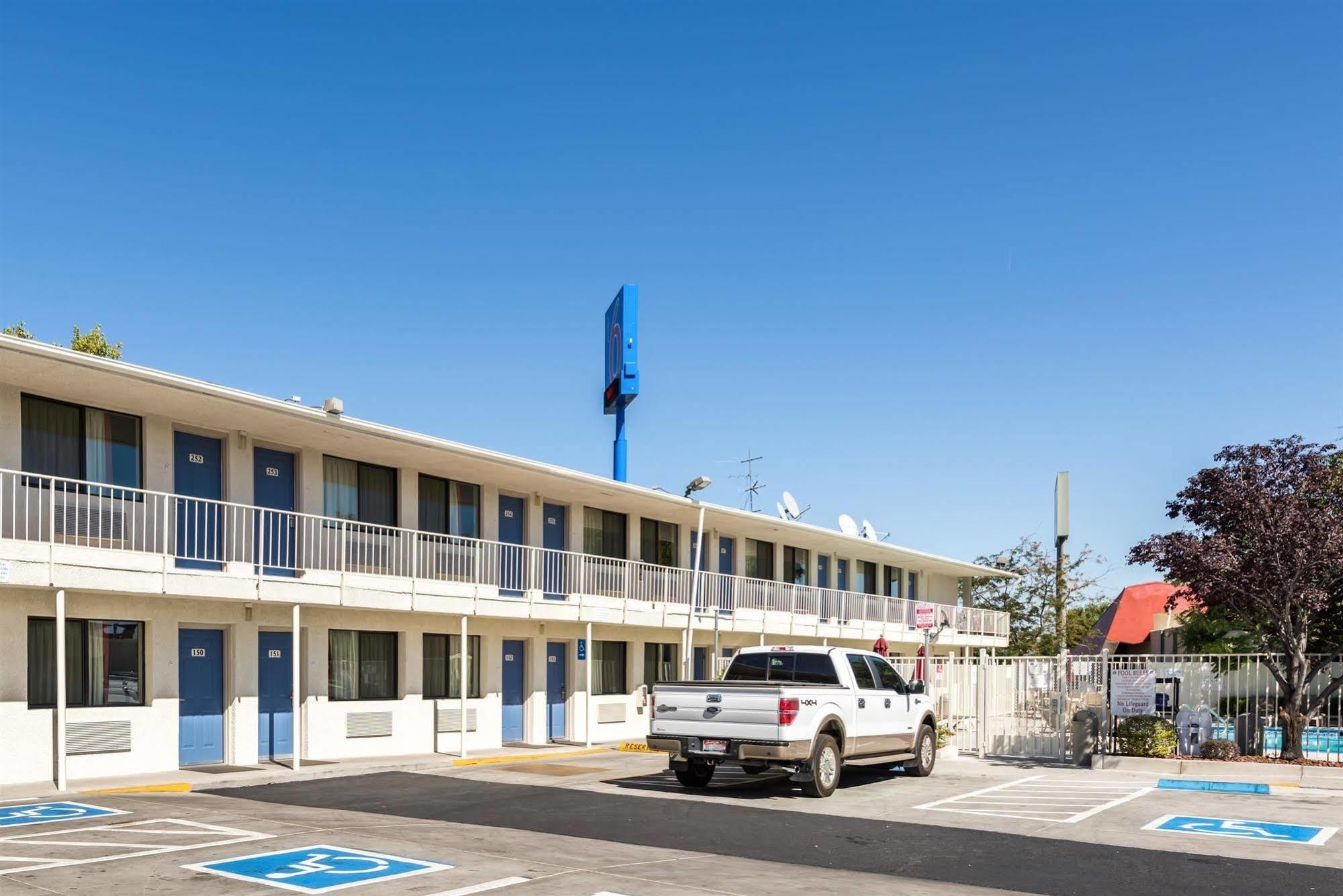 Motel 6-Reno, Nv - Virginia Plumb Exterior photo